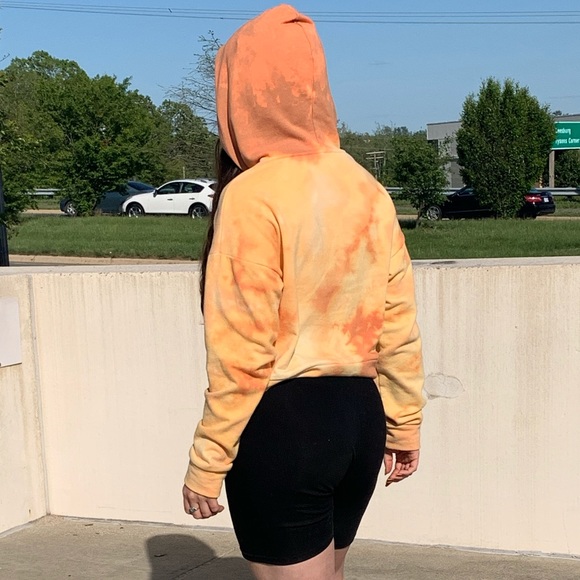 “FIRE FLAMES” Hoodie🔥🔥🔥 (sizes: SMALL-MEDIUM) - Picture 4 of 4